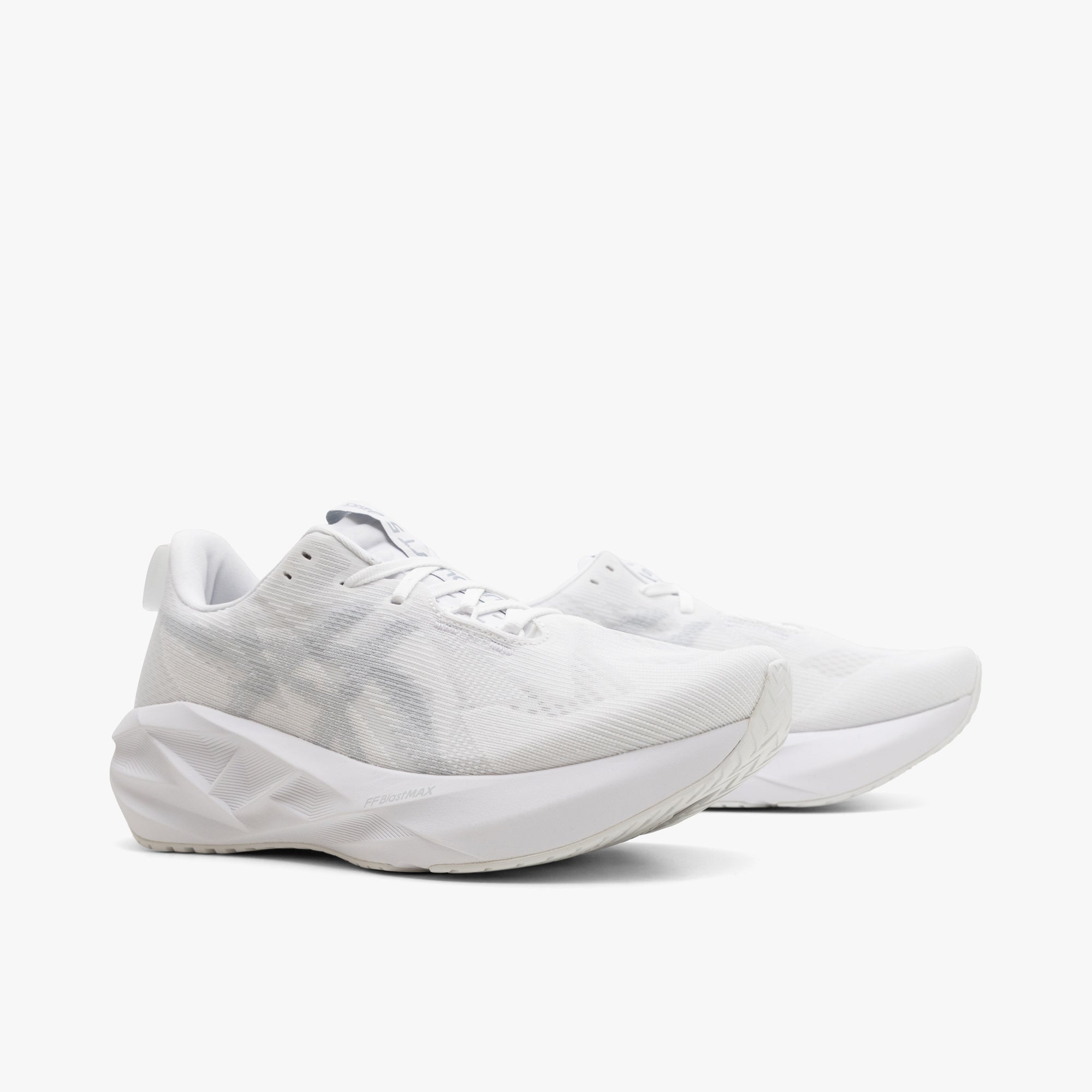ASICS Novablast 5 White / Piedmont Grey