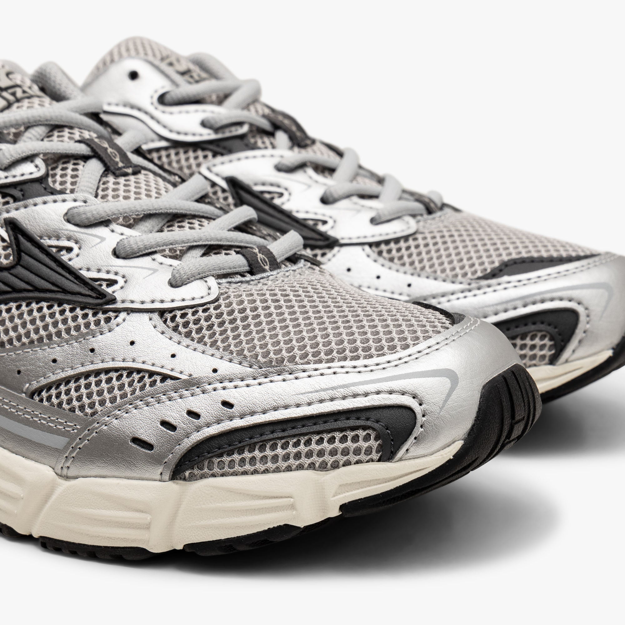 Mizuno MXR Snow White / Harbor Mist