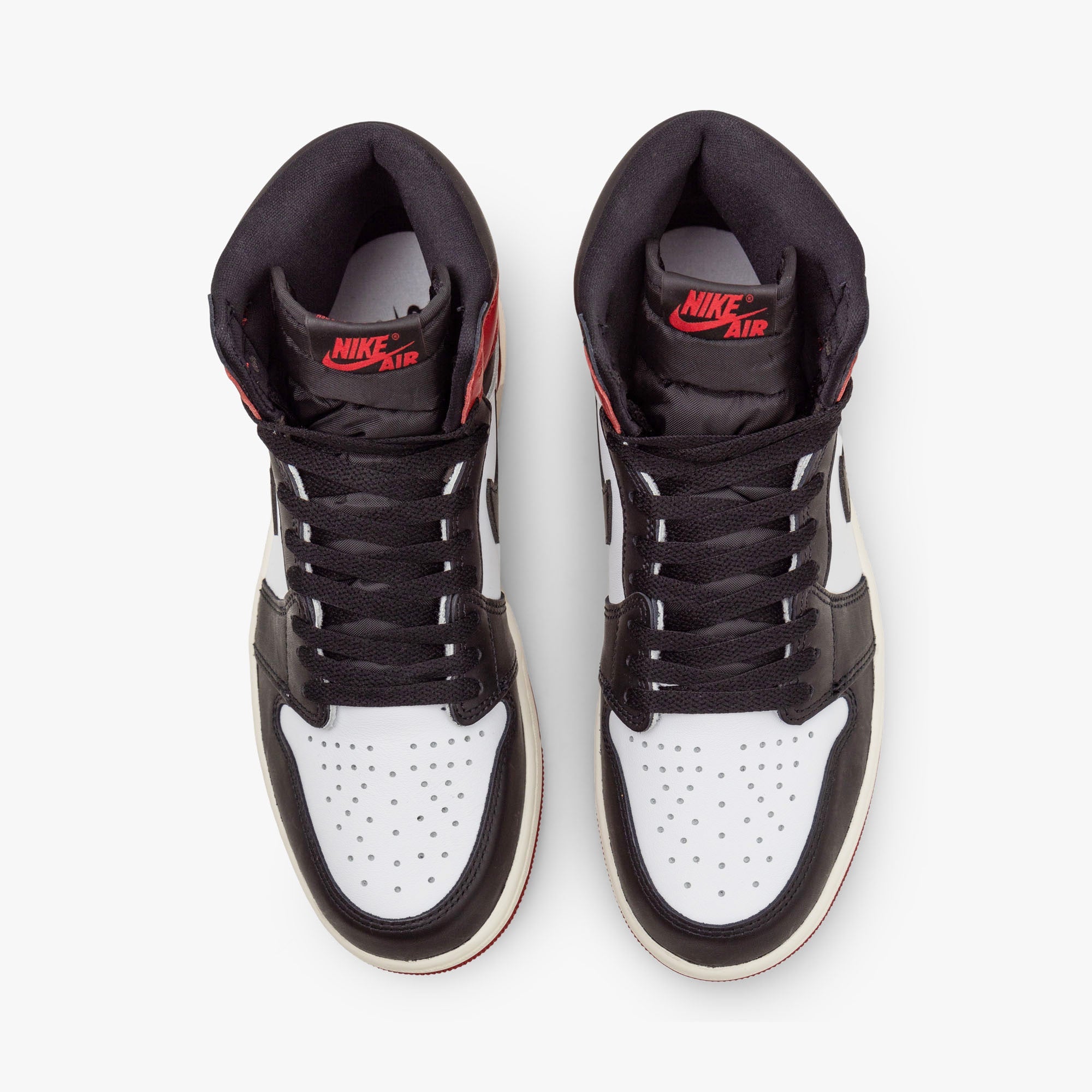 Jordan 1 Retro High OG / White / Black - Varsity Red