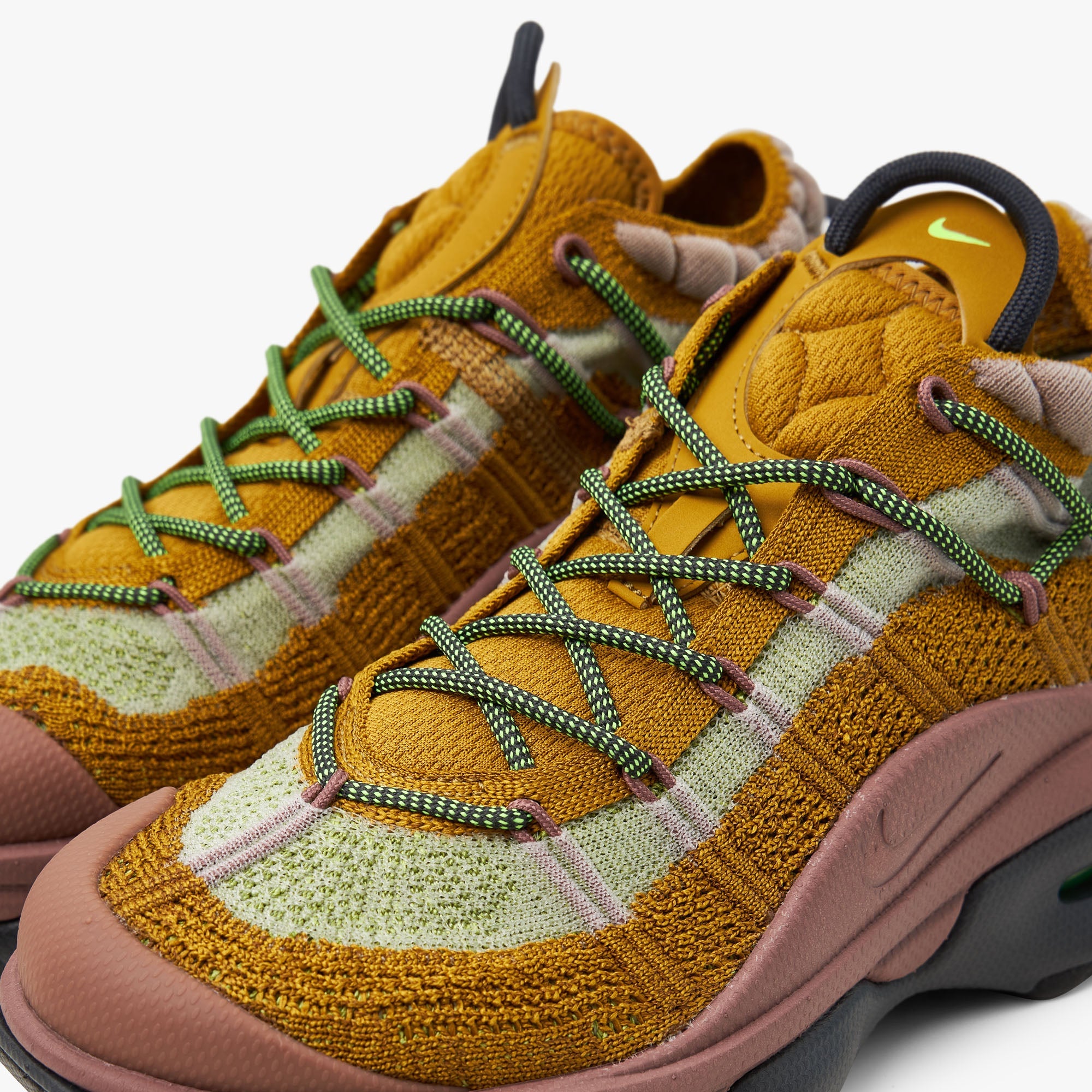 Nike Women's Air Max Flyknit Venture Bronzine / Volt - Smokey Mauve