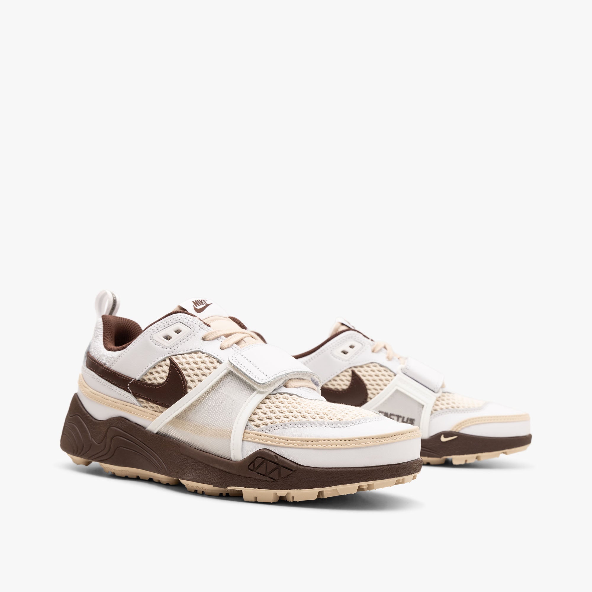 Nike x Travis Scott Zoom Field Jaxx / White / Light Chocolate - White