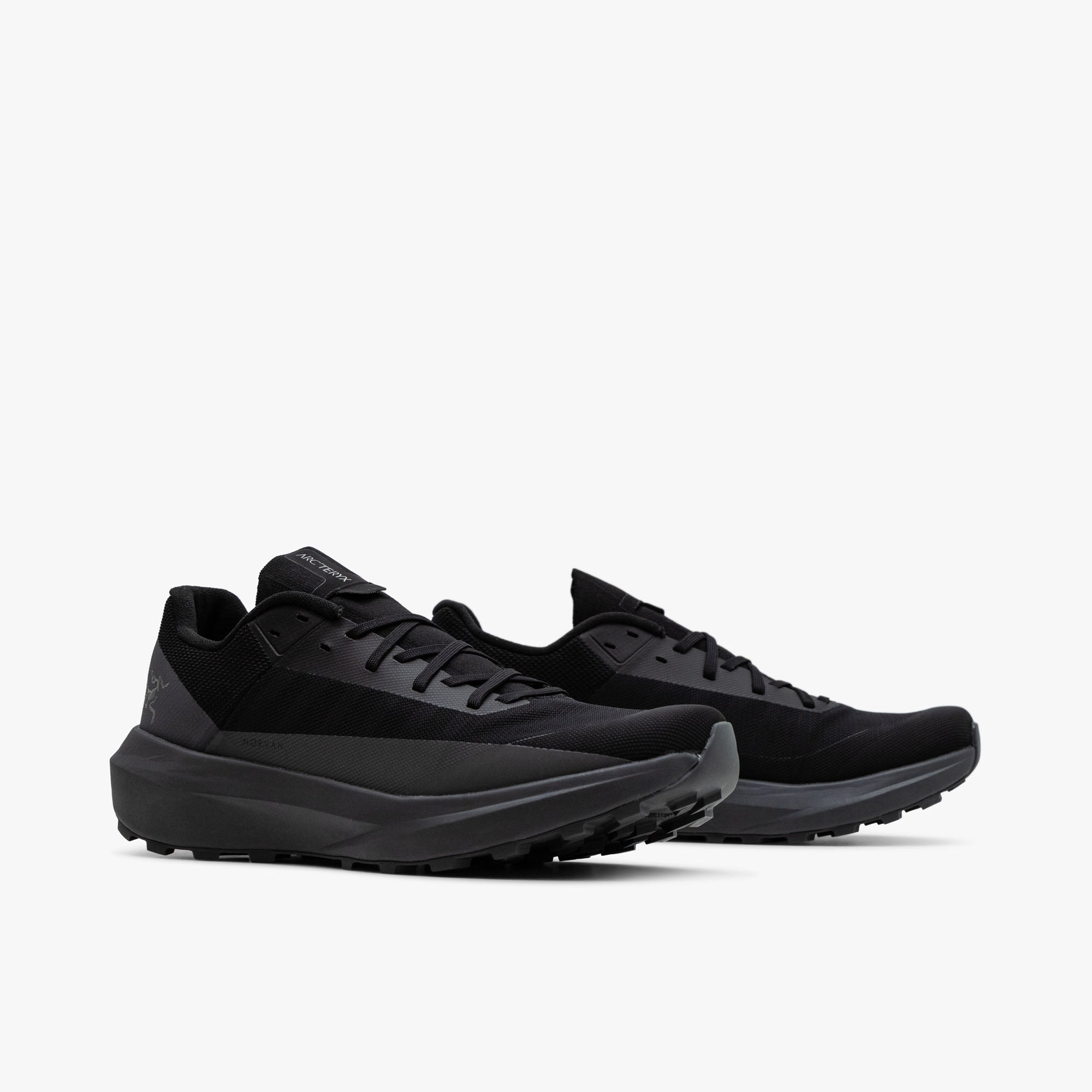 Arc'teryx Norvan LD 4 Black / Cloud