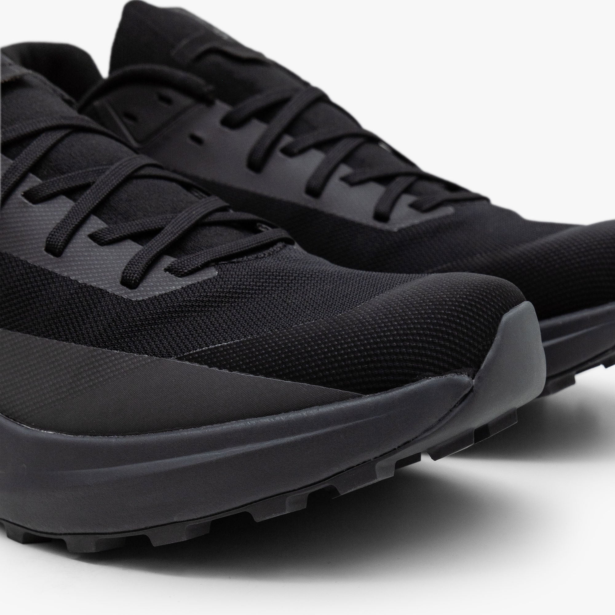 Arc'teryx Norvan LD 4 Black / Cloud