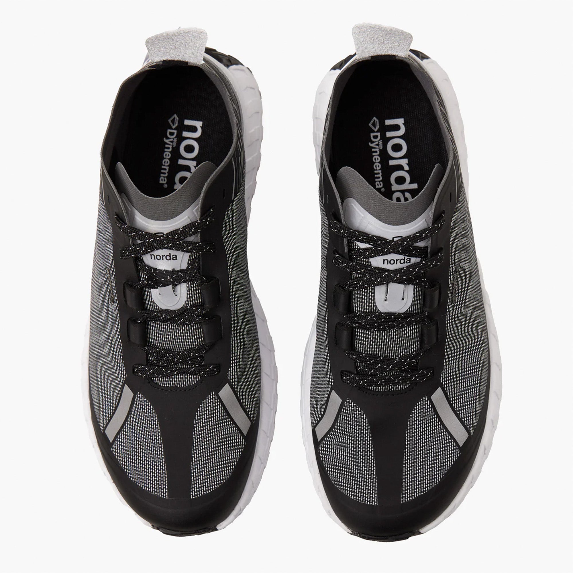 norda 001 / Core Black