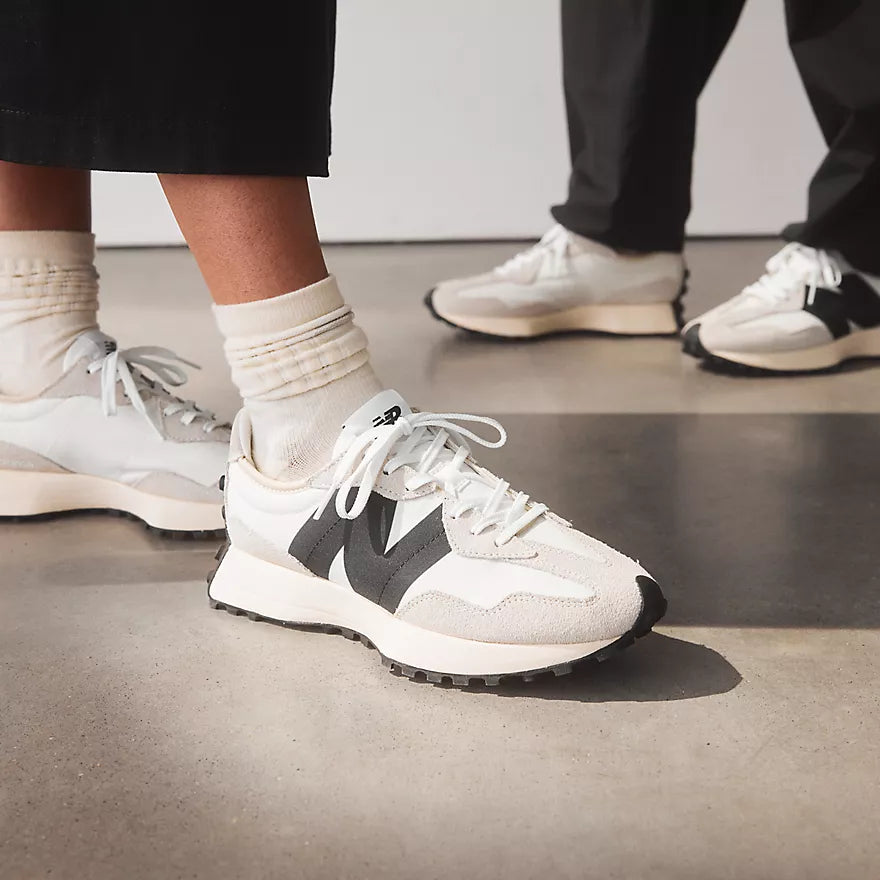 WOMEN'S NEW BALANCE 327 | SEA SALT / WHITE / BLACK