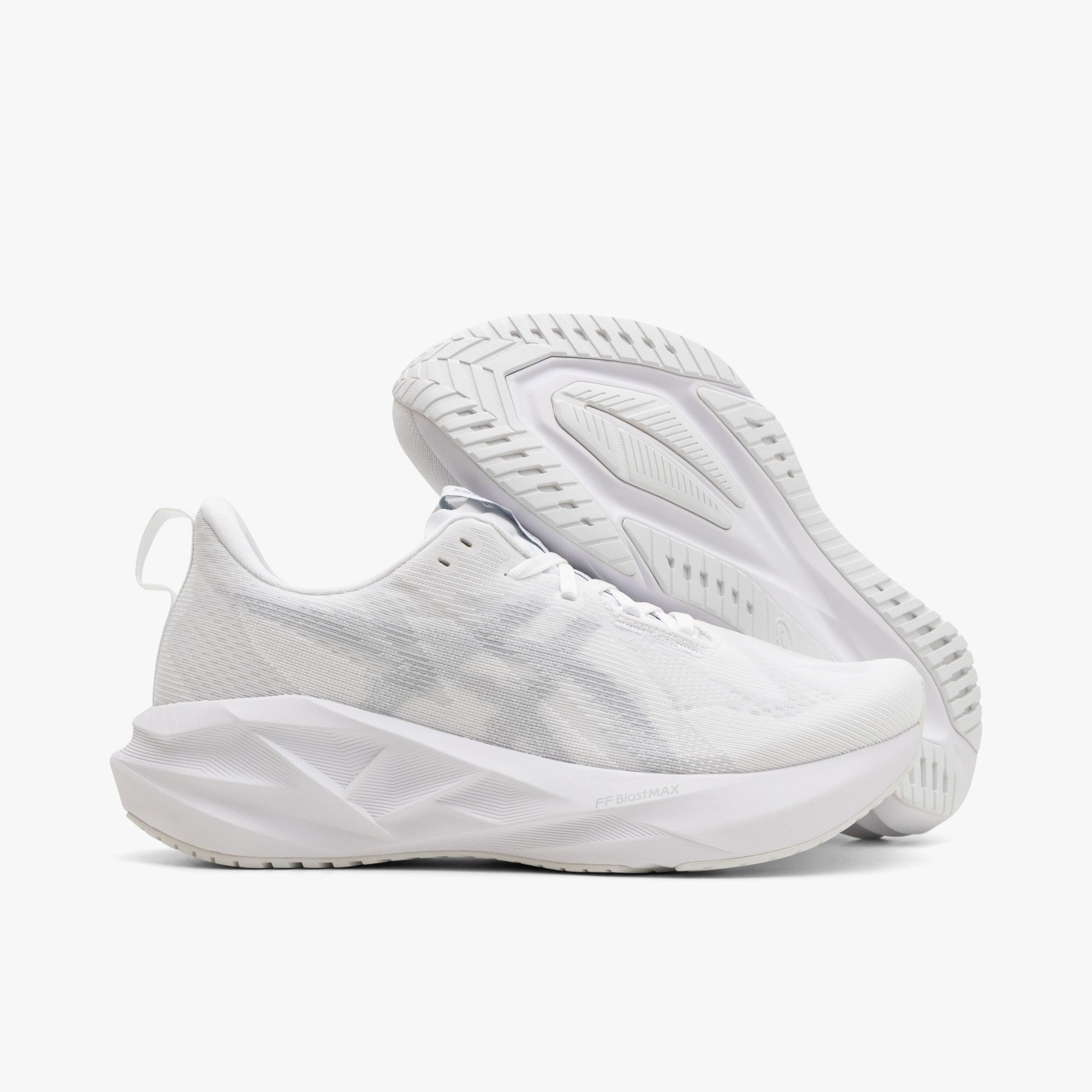 ASICS Novablast 5 White / Piedmont Grey