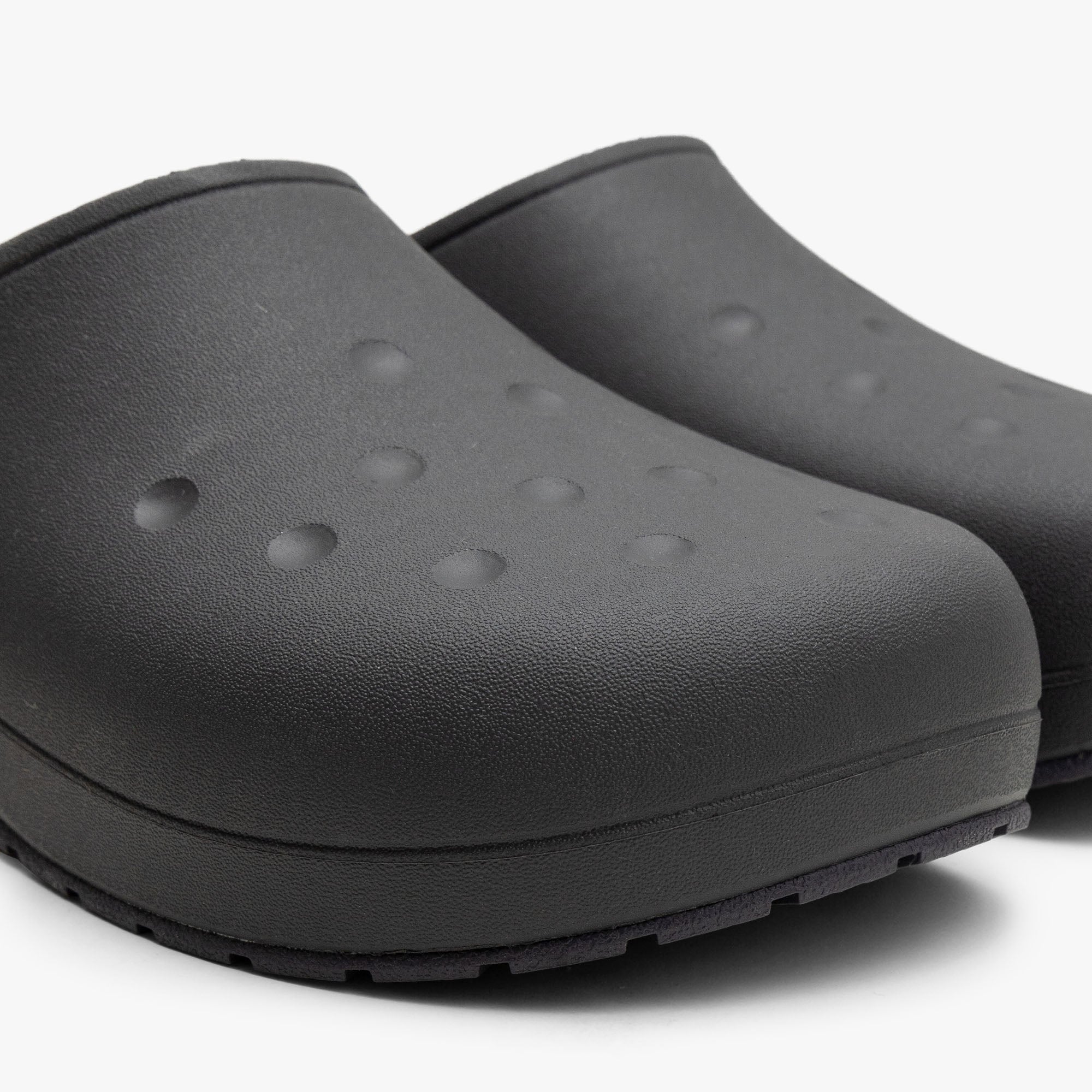 Crocs Classic Quiet Clog / Black Sand