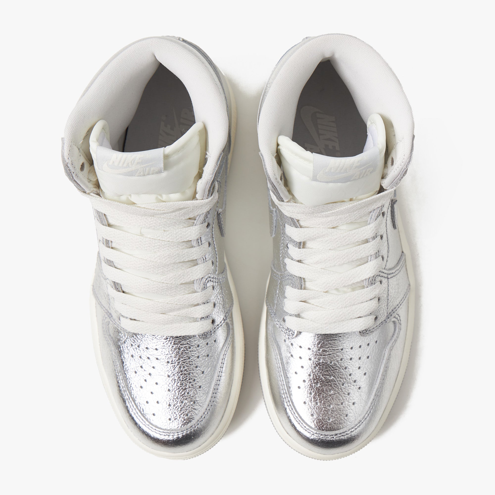 Jordan Women's 1 Retro High OG Metallic Silver / Photon Dust - Sail