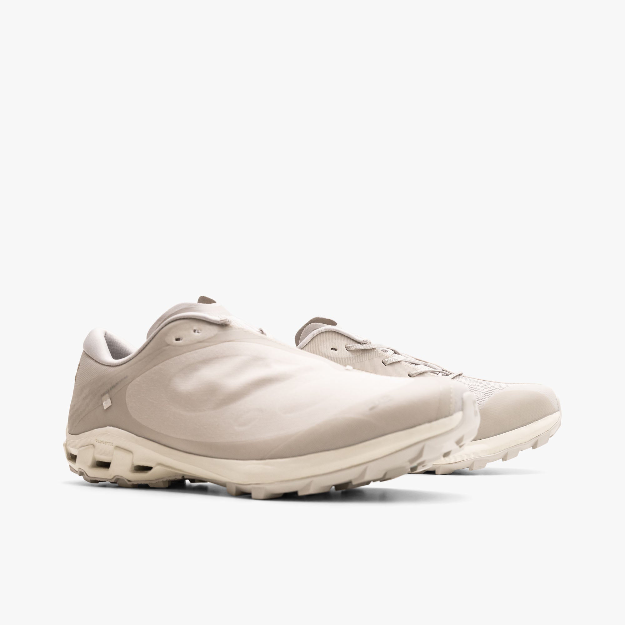 On x PAF Cloudventure Peak Ice / Moondust
