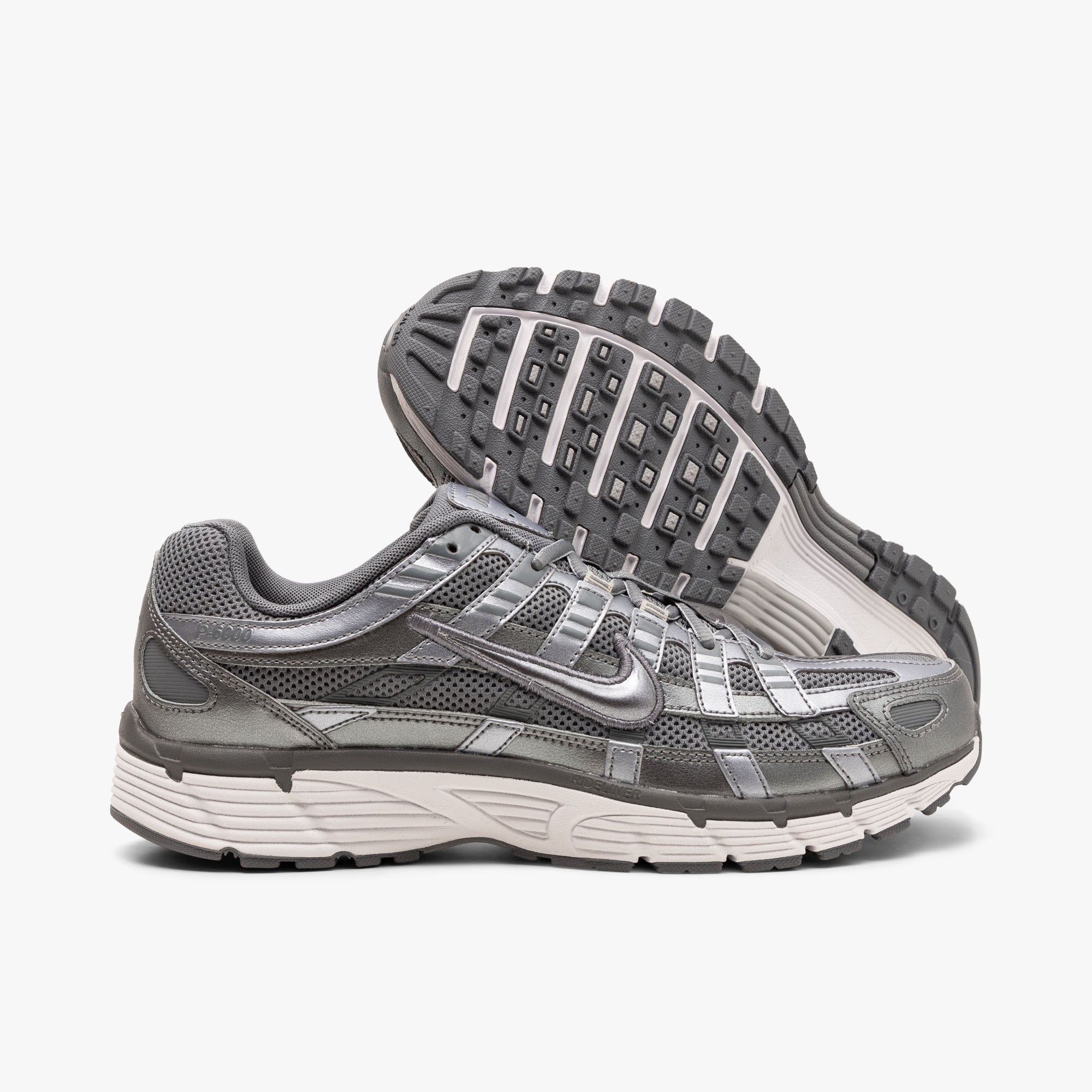 Nike P-6000 / Metallic Cool Grey / Cool Grey - White