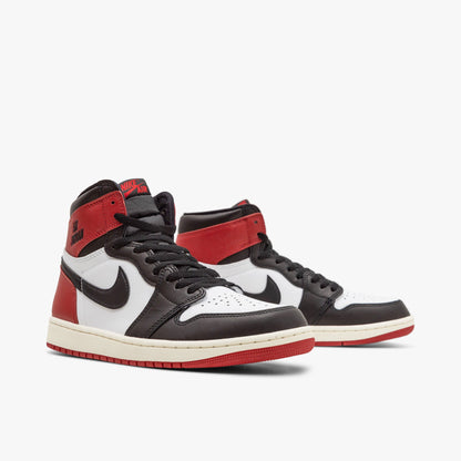 Jordan 1 Retro High OG / White / Black - Varsity Red
