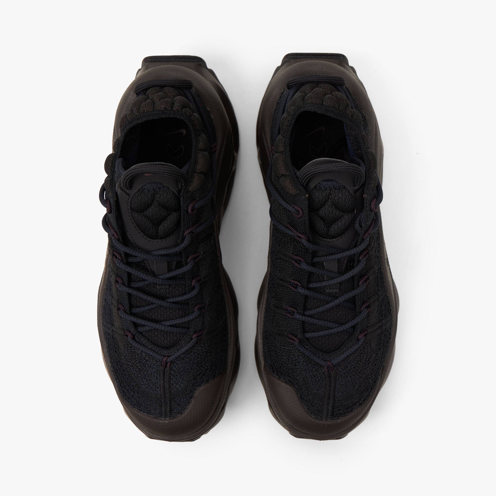 Nike Women's Air Max Flyknit Venture Black / Cacao Wow - Velvet Brown