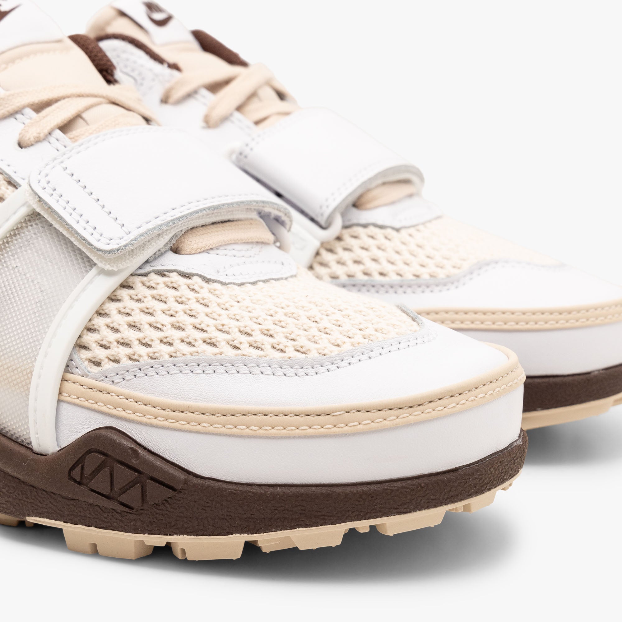 Nike x Travis Scott Zoom Field Jaxx / White / Light Chocolate - White