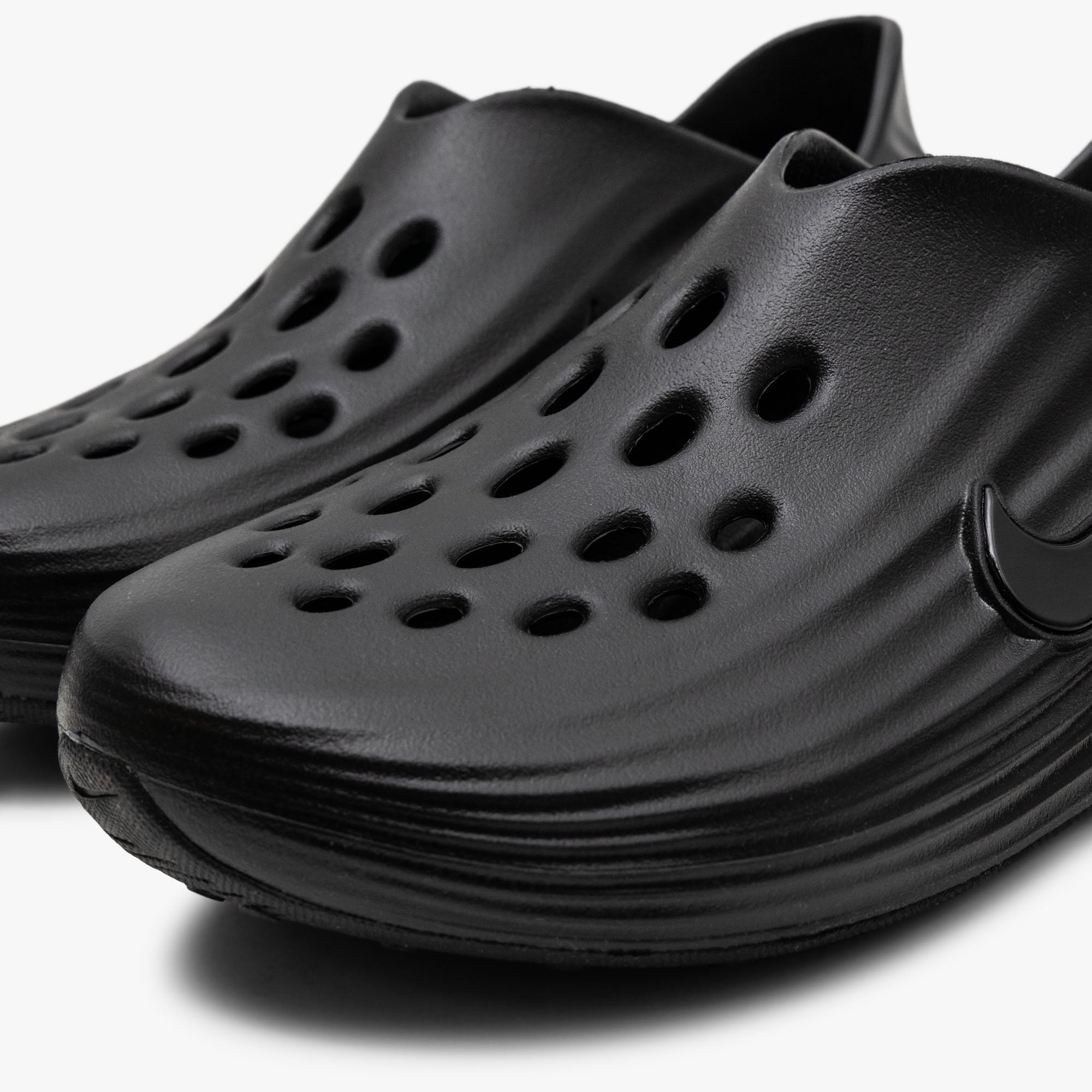 Nike ReactX Rejuven8 Black / Black