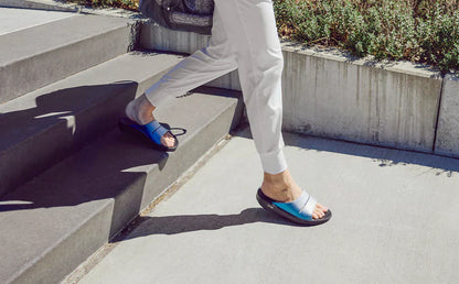 WOMEN'S OOFOS OOAHH LUXE SLIDE | FROST