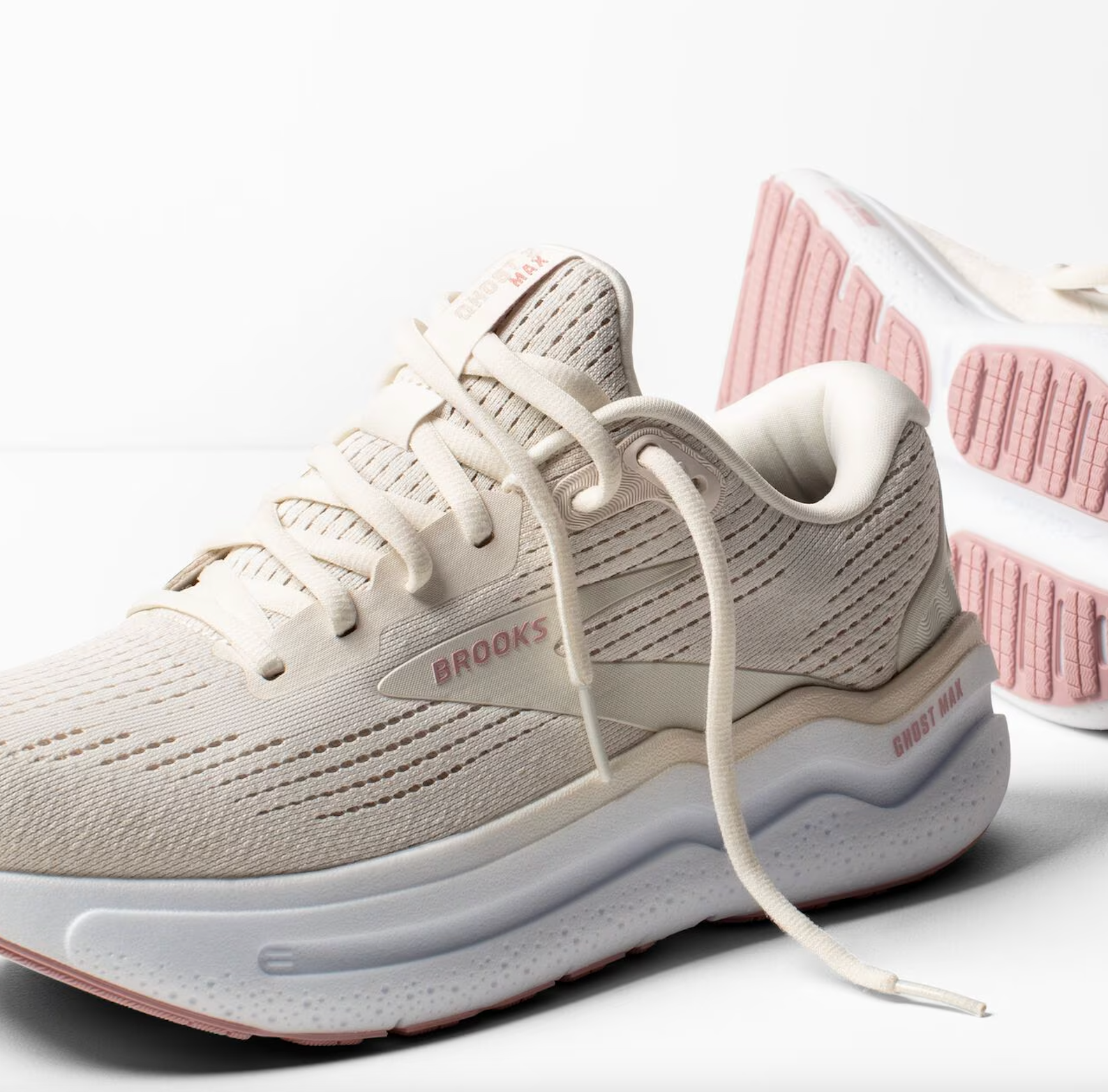 WOMEN'S BROOKS GHOST MAX 2 | COCONUT MILK / GRAY / ZEPHYR