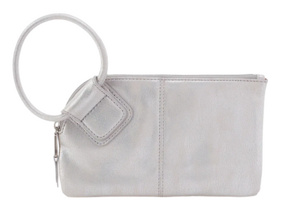 WOMEN'S HOBO SABLE WRISTLET | SILVER METALLIC LEATHER