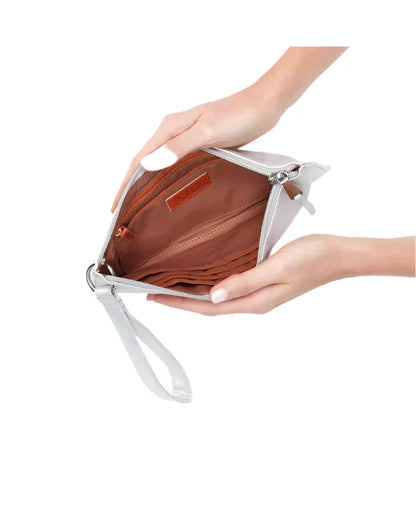 WOMEN'S HOBO VIDA WRISTLET | SILVER METALLIC LEATHER