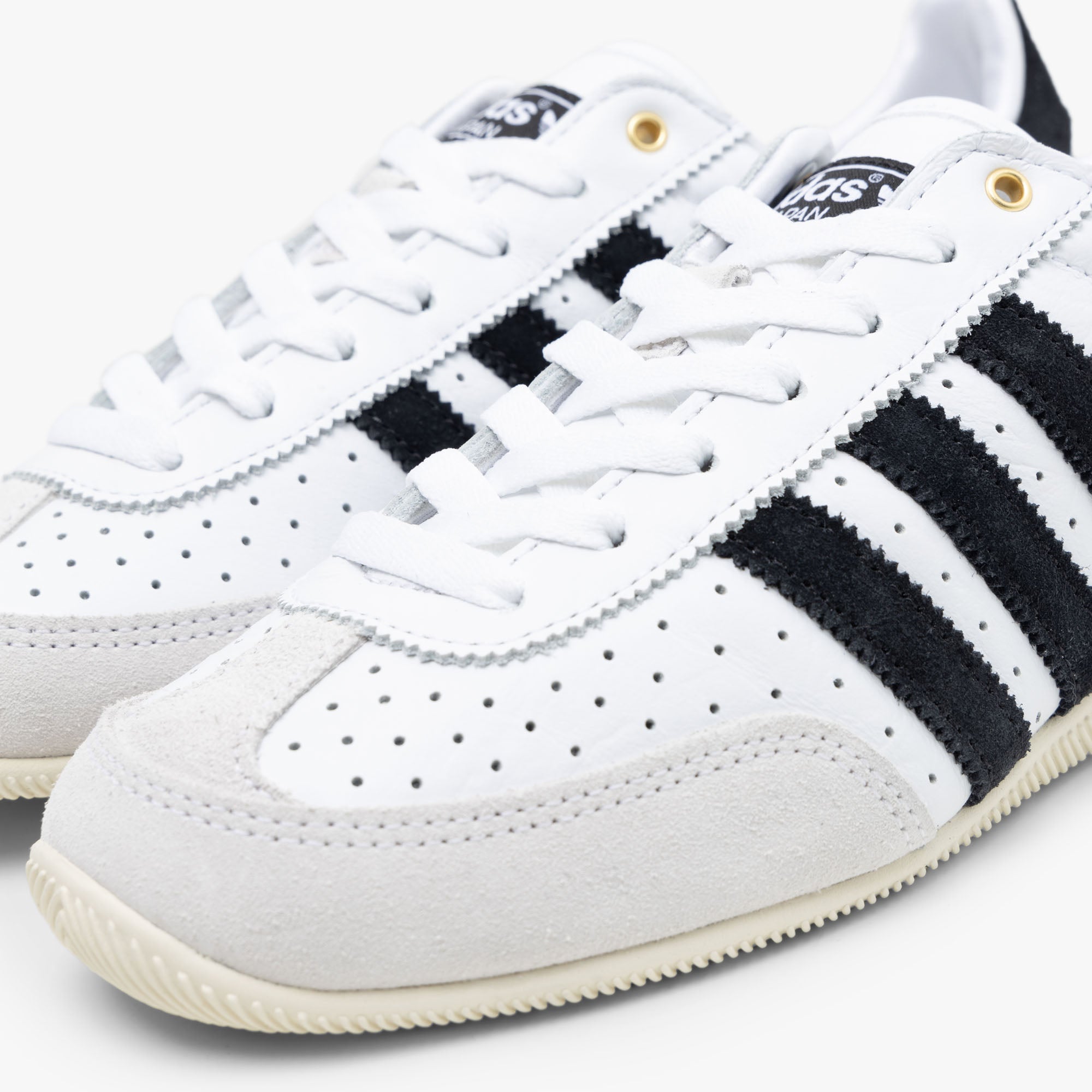 adidas Originals Women's Japan Ftwr White / Core Black - Gold Metallic